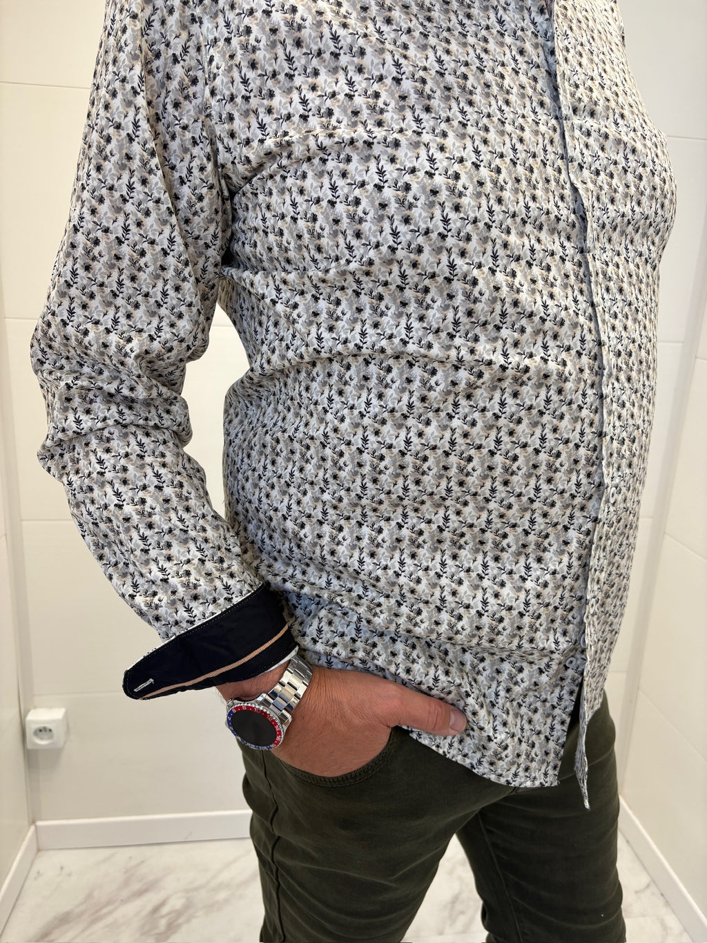 Chemise à motif noir et gris