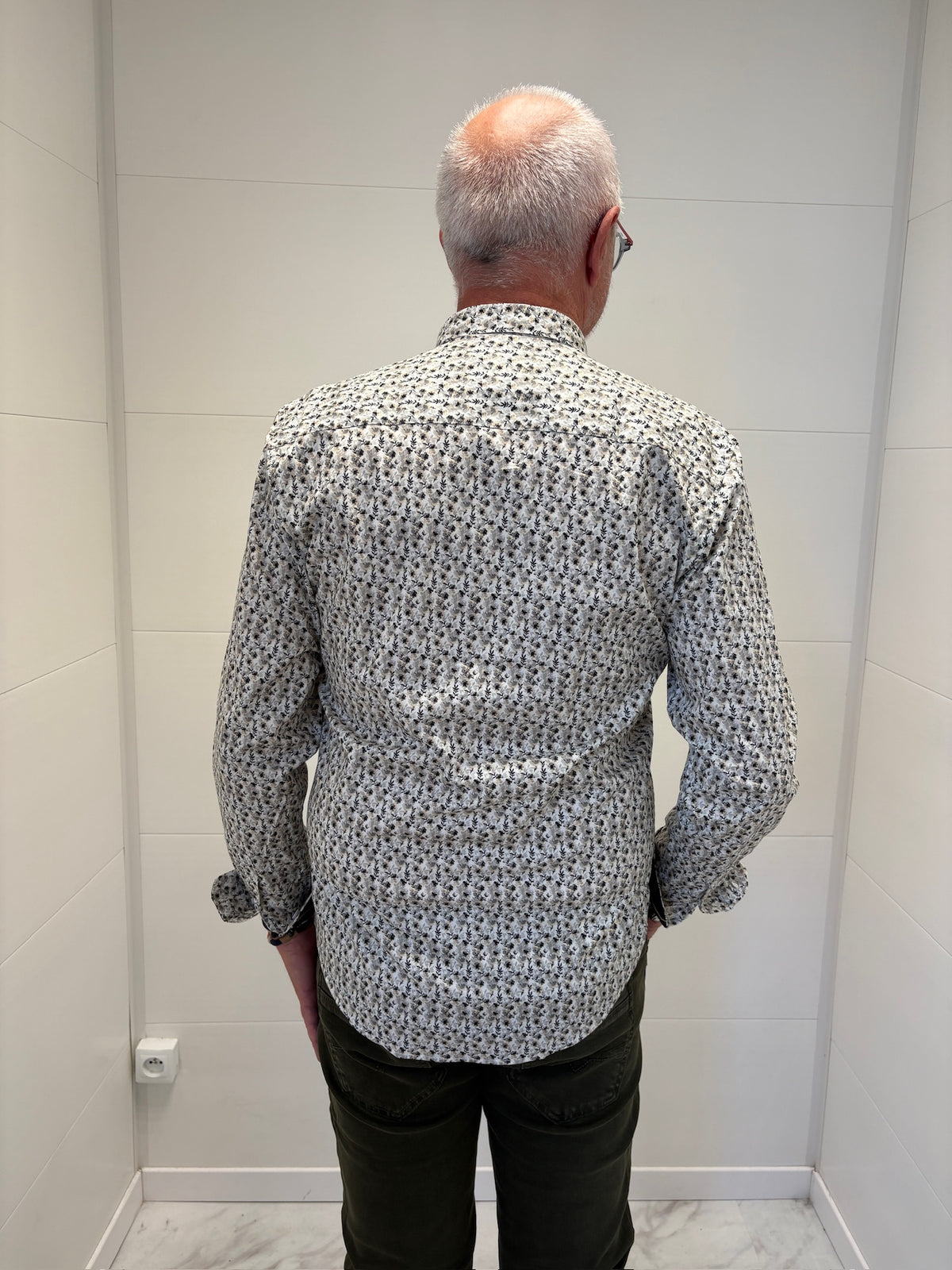 Chemise à motif noir et gris