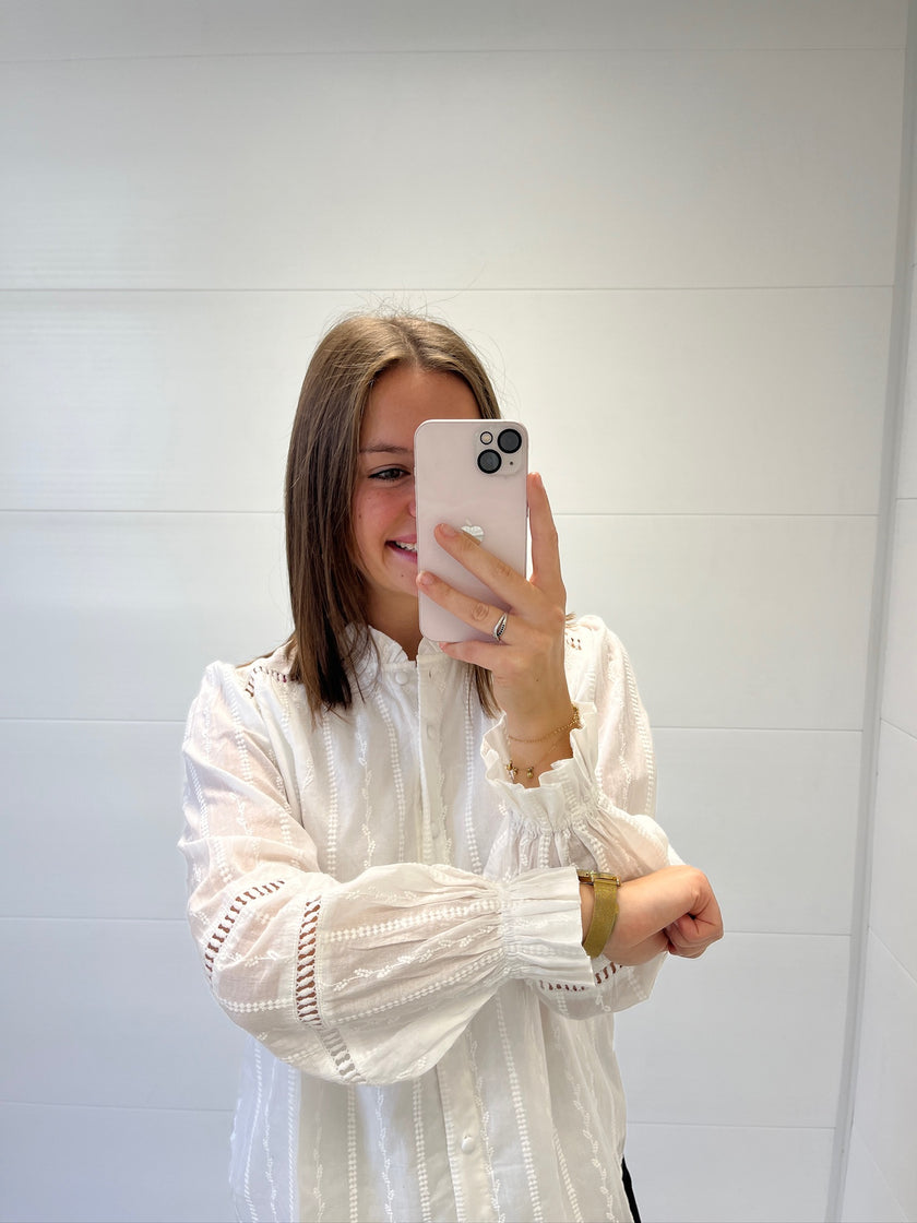 Blouse à broderie blanche