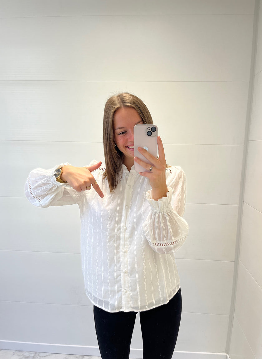 Blouse à broderie blanche