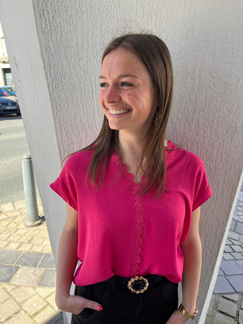 Haut Fuchsia à dentelle