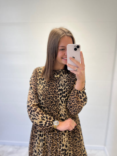 Robe courte droite léopard