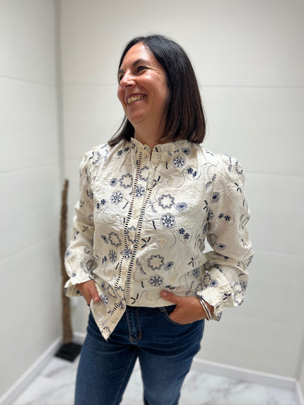 Blouse écru à broderie marine