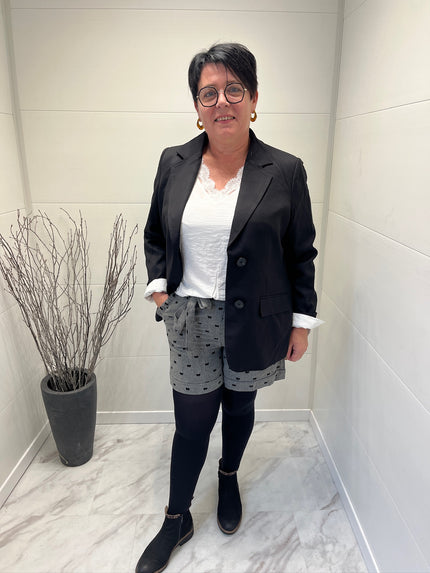 Short à nœud papillon