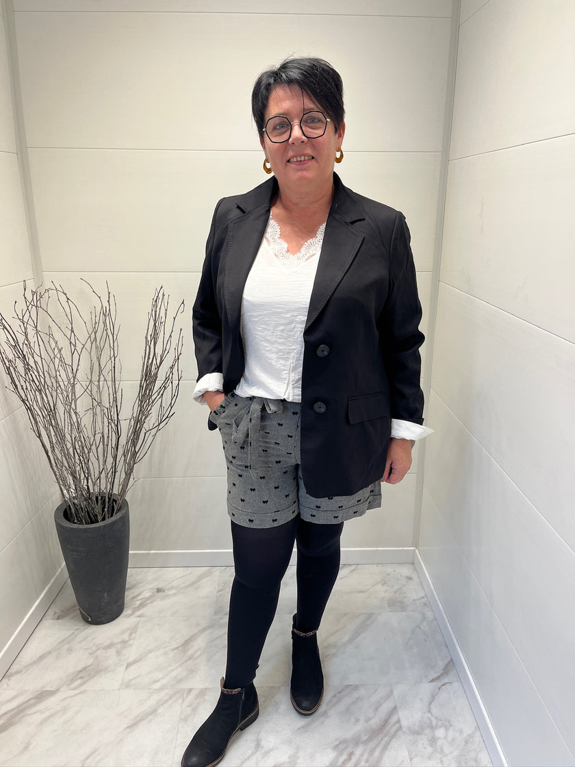 Short à nœud papillon