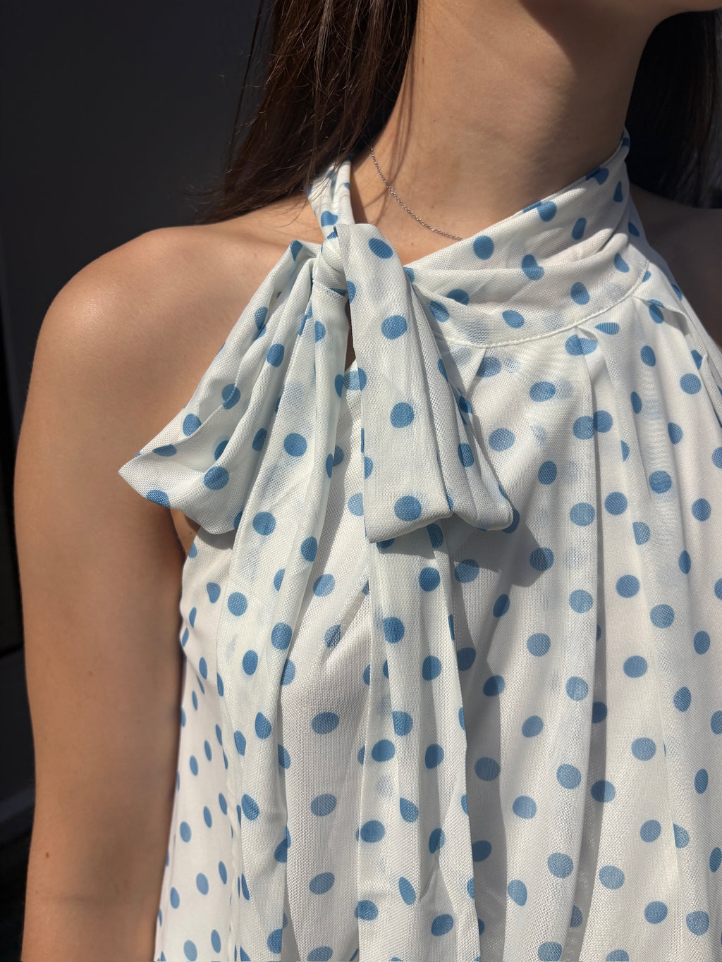 Top Emi - Blanc à pois bleu